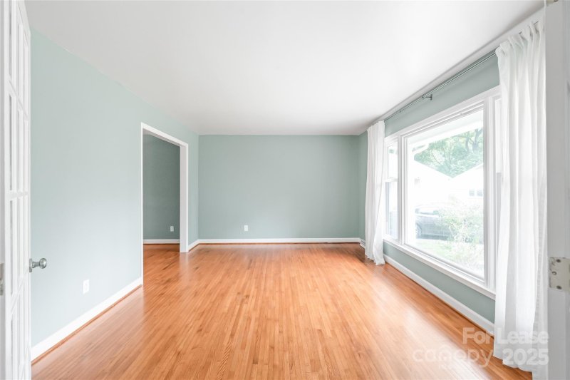 Property image 4 of 5001 Vescova Court in Coventry Woods, Charlotte, NC 28212