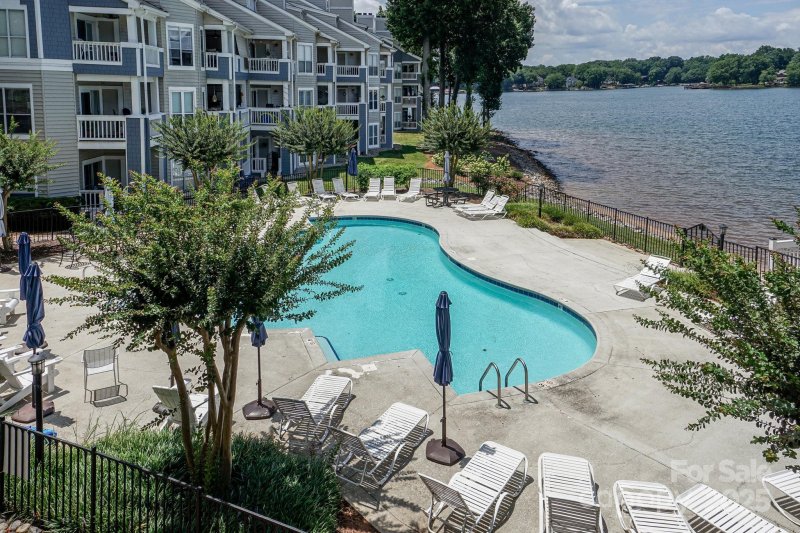 Property image 4 of 941 Southwest Drive in Davidson Landing, Davidson, NC 28036