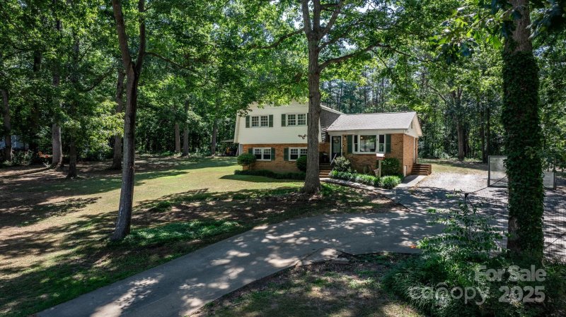 Property image 3 at 4603 Oakwood Circle, Gastonia, NC 28056