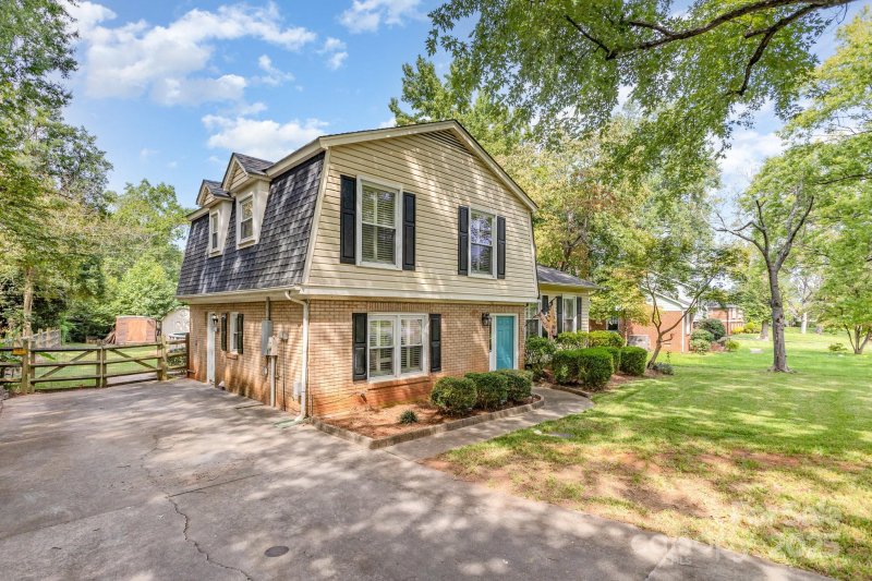 Property image 4 at 2241 Gaines Avenue, Gastonia, NC 28054