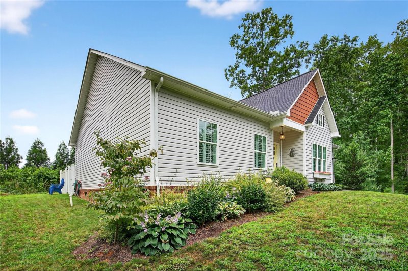 Property image 3 of 3620 Lake Drive in The Oaks at Hunters Ridge, Morganton, NC 28655