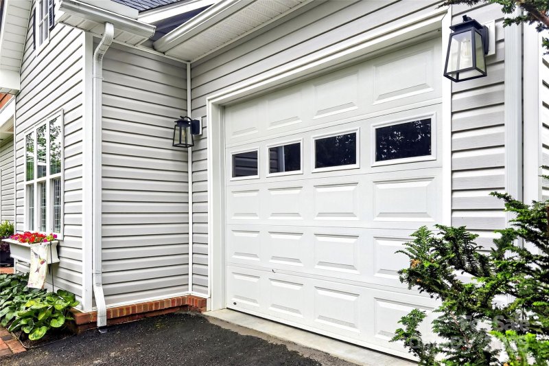 Property image 5 of 3620 Lake Drive in The Oaks at Hunters Ridge, Morganton, NC 28655