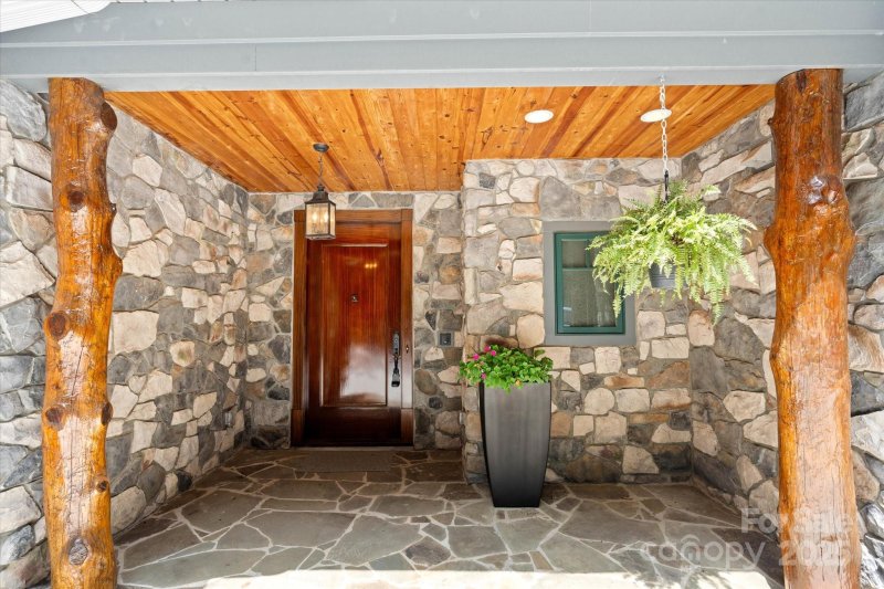 Property image 4 at 16 Royal Vista Way, Granite Falls, NC 28630