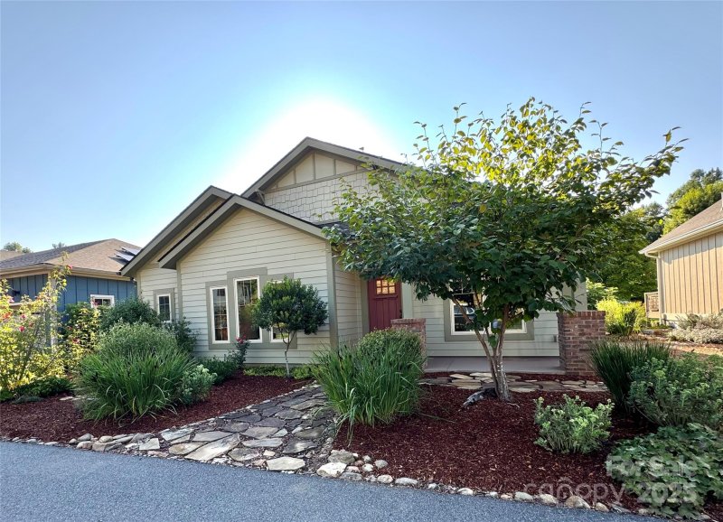 Property image 2 of 45 Verde Drive in The Villages At Crest Mountain, Asheville, NC 28806