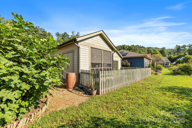 Property image 5 of 45 Verde Drive in The Villages At Crest Mountain, Asheville, NC 28806
