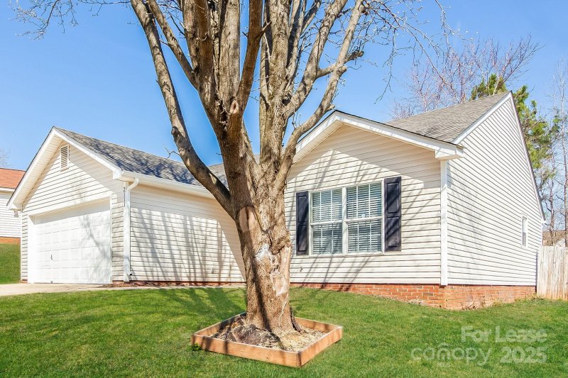 Property image 2 at 2111 Pleasant Dale Drive, Charlotte, NC 28214