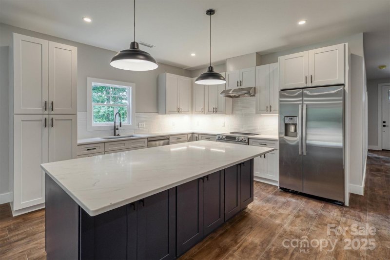 Property image 5 of 4418 Bristol Drive in Silver Creek Plantation, Morganton, NC 28655