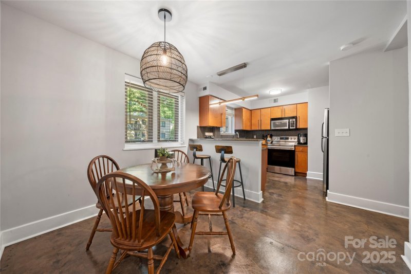 Property image 4 at 207 N Dotger Avenue, Charlotte, NC 28207