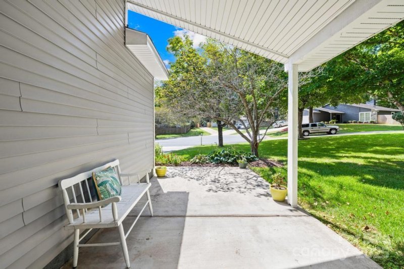 Property image 4 of 6509 Wealdstone Court in Danbrooke Park, Mint Hill, NC 28227