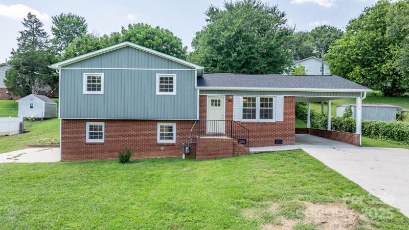 Shannonbrook, Newton Community