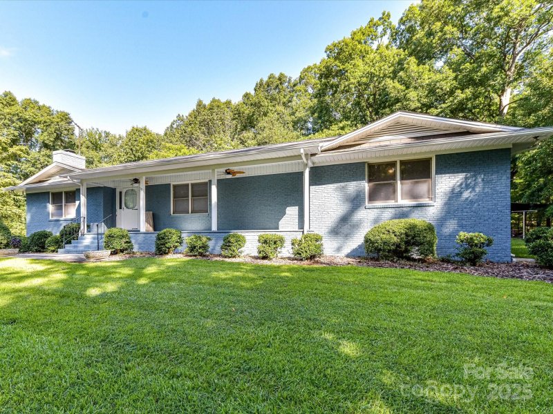 Property image 2 of 23353 Lake Tillery Road in Lake Tillery, Albemarle, NC 28001