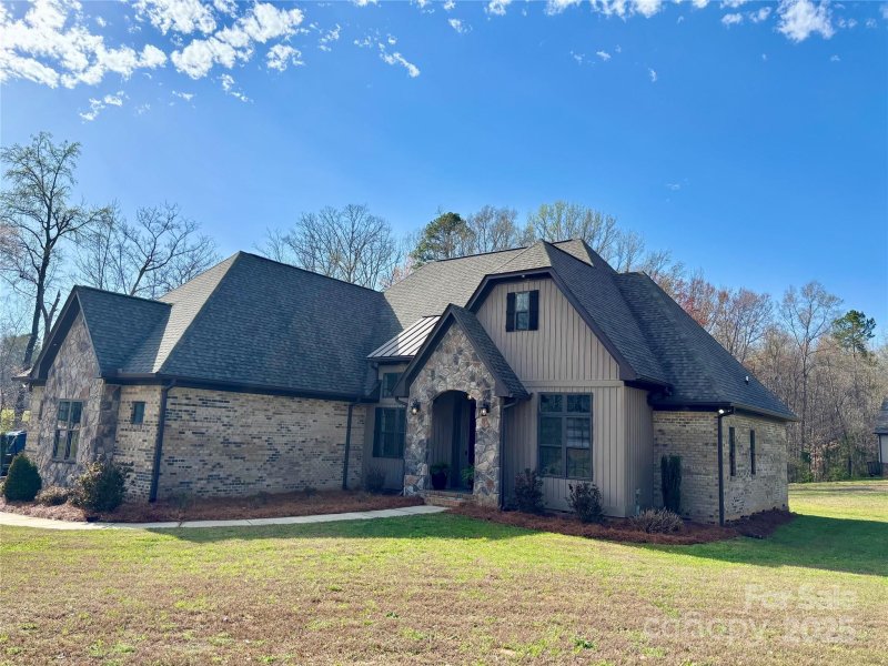 Property image 2 of 1021 Mccollum Oaks Lane in The Oaks At Camden, Monroe, NC 28110