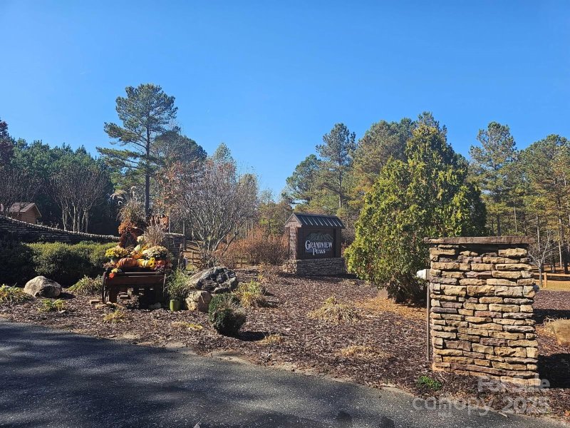 1211 Mountain Vista Drive