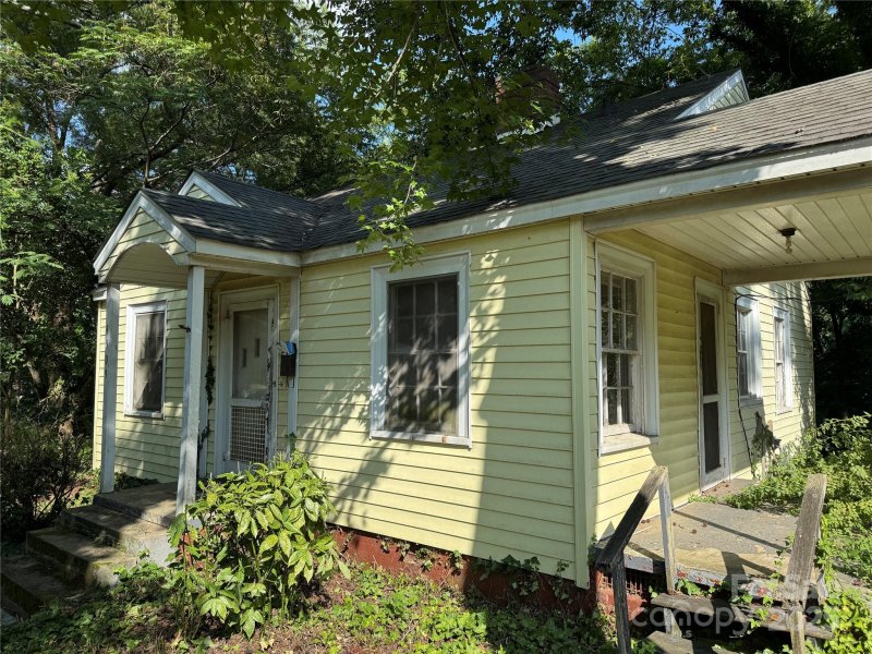 Property image 2 of 1909 Garibaldi Avenue in Camp Green, Charlotte, NC 28208