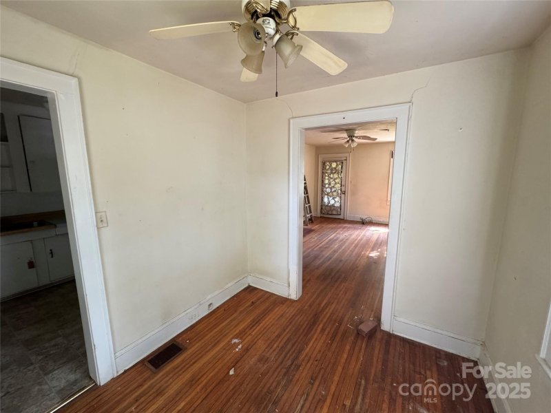 Property image 4 of 1909 Garibaldi Avenue in Camp Green, Charlotte, NC 28208