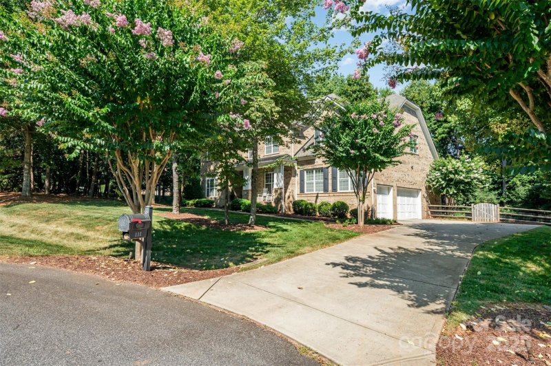 Property image 3 of 111 Stamford Court in The Farms, Mooresville, NC 28117