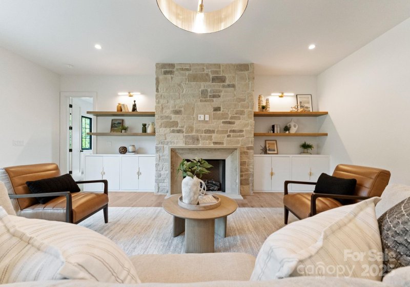 Property image 4 at 1109 Wimbledon Road, Charlotte, NC 28209