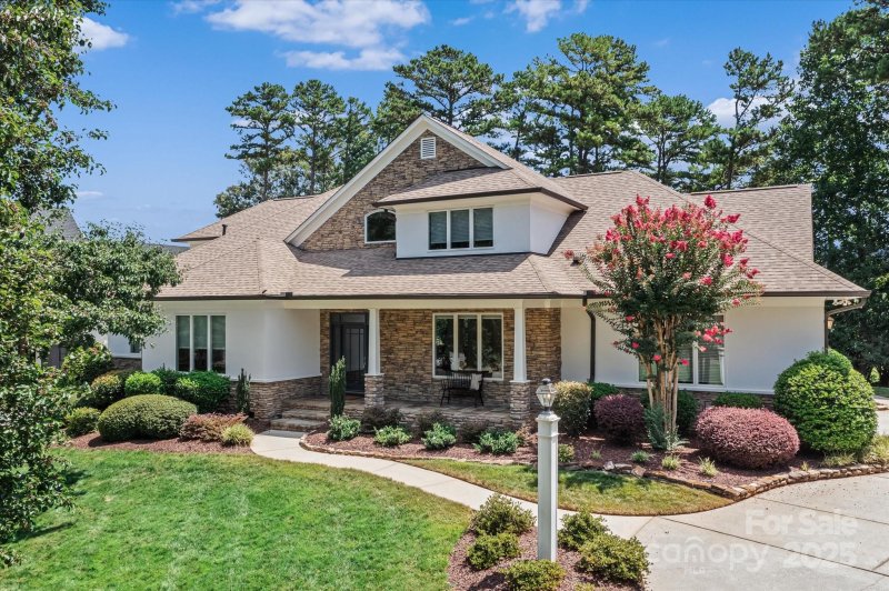 Property image 2 at 18916 Riverwind Lane, Davidson, NC 28036