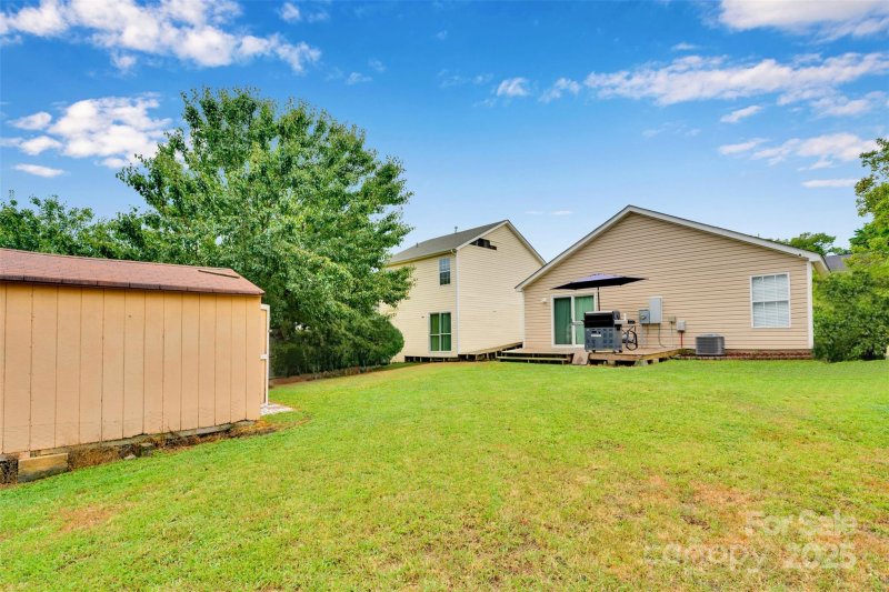 Property image 4 of 3005 Champion Lane in Southern Chase, Concord, NC 28025