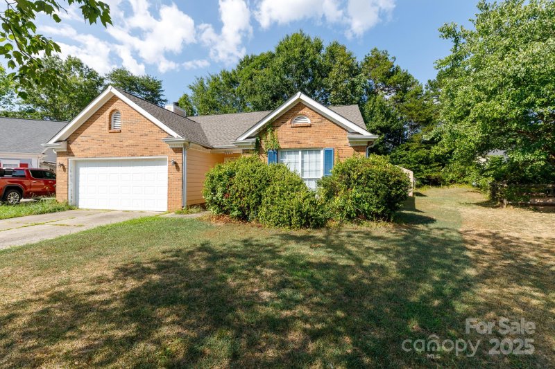 Property image 2 of 8601 Findon Place in Cambridge, Charlotte, NC 28215