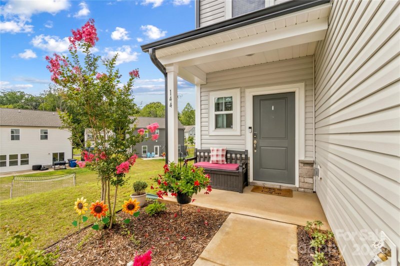 Property image 2 of 144 Dyssa Loop in Marthas Ridge, Statesville, NC 28625