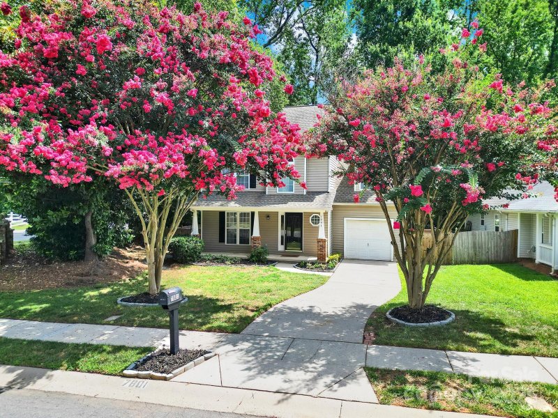 Property image 4 of 7801 Bella Vista Court in Rolling Hills, Charlotte, NC 28216