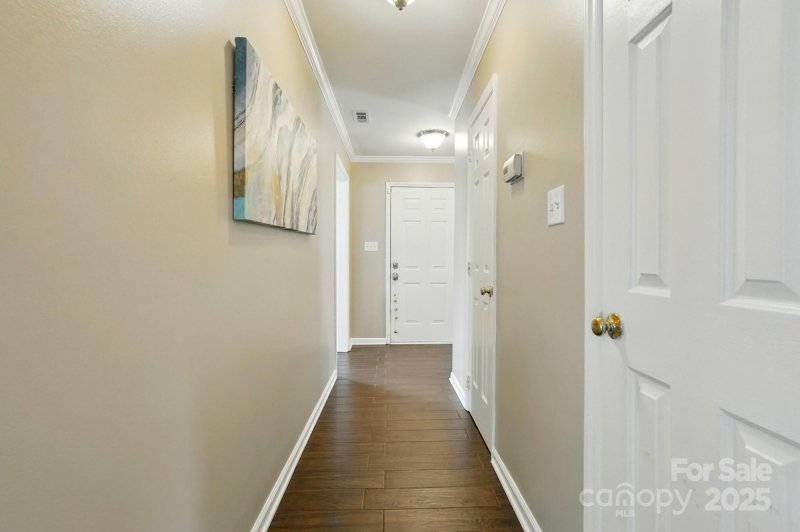 Property image 5 of 6821 Millingden Court in Landen Glen, Charlotte, NC 28277