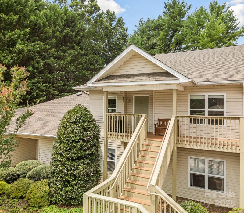 Property image 2 of 210 Carrington Place in Carrington Place, Arden, NC 28704