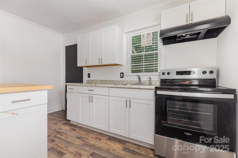 Property image 5 of 664 Simpson Street in Sunset Park, Rock Hill, SC 29730