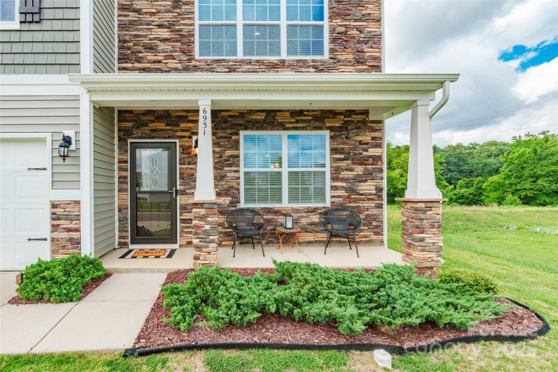 Property image 3 at 6931 Pennyroyal Way, Charlotte, NC 28216