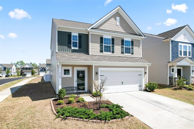 Property image 2 at 7742 Sea Turtle Way, Lancaster, SC 29720