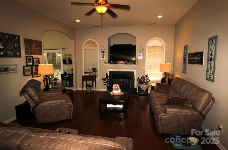 Property image 2 of 534 Pennyfields Lane in Faulkner Ridge, Clover, SC 29710