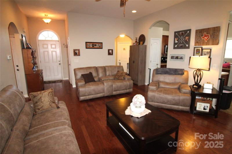 Property image 3 of 534 Pennyfields Lane in Faulkner Ridge, Clover, SC 29710