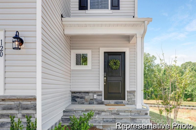 Property image 3 of 1249 Maxwell Court in Davis Hills, Dallas, NC 28034