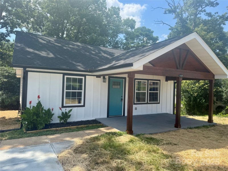 Property image 2 of 142 S Morrow Avenue in Morrow Heights, Albemarle, NC 28001