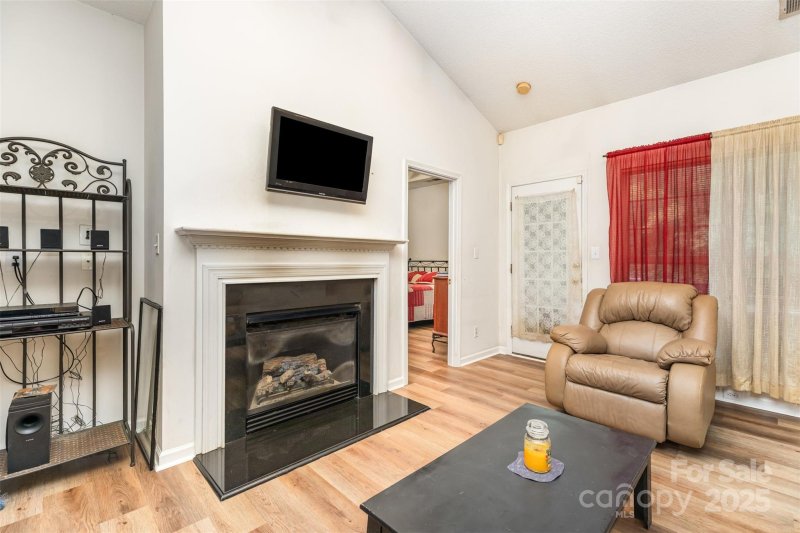 Property image 3 at 197 Everett Park Drive, Mooresville, NC 28115