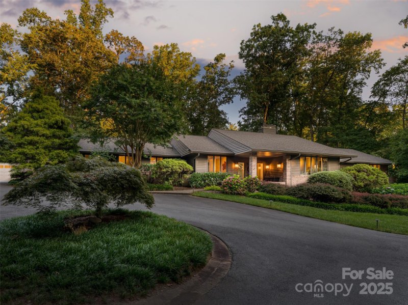 14 Stuyvesant Crescent