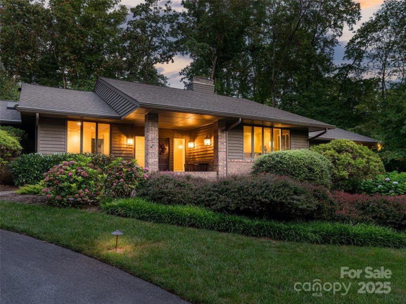 Property image 4 of 14 Stuyvesant Crescent in Biltmore Forest, Asheville, NC 28803