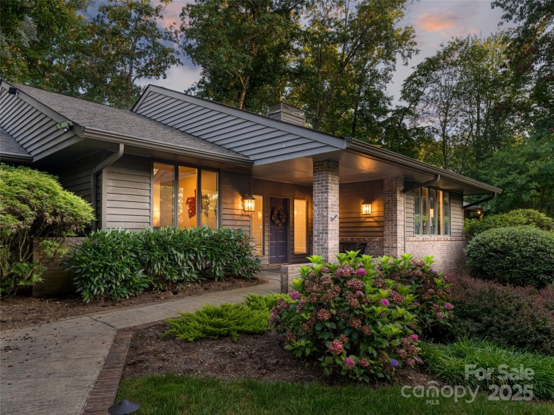 Property image 5 of 14 Stuyvesant Crescent in Biltmore Forest, Asheville, NC 28803