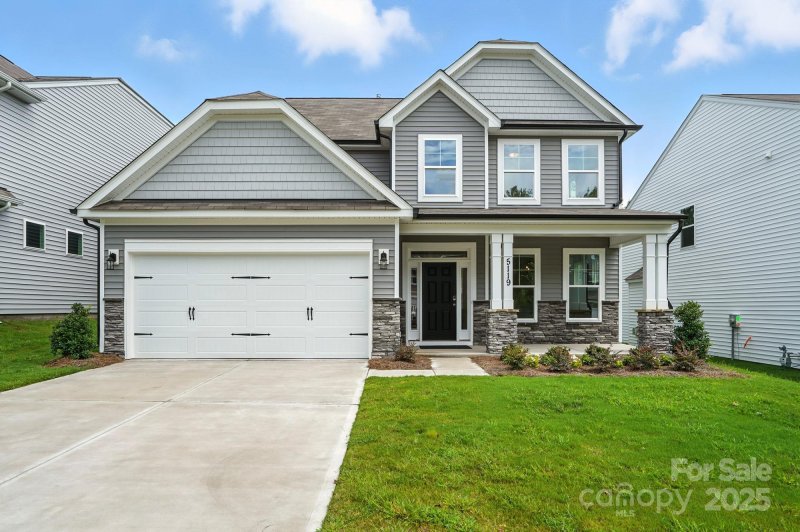 Property image 2 at 5119 Heathland Drive, Charlotte, NC 28215