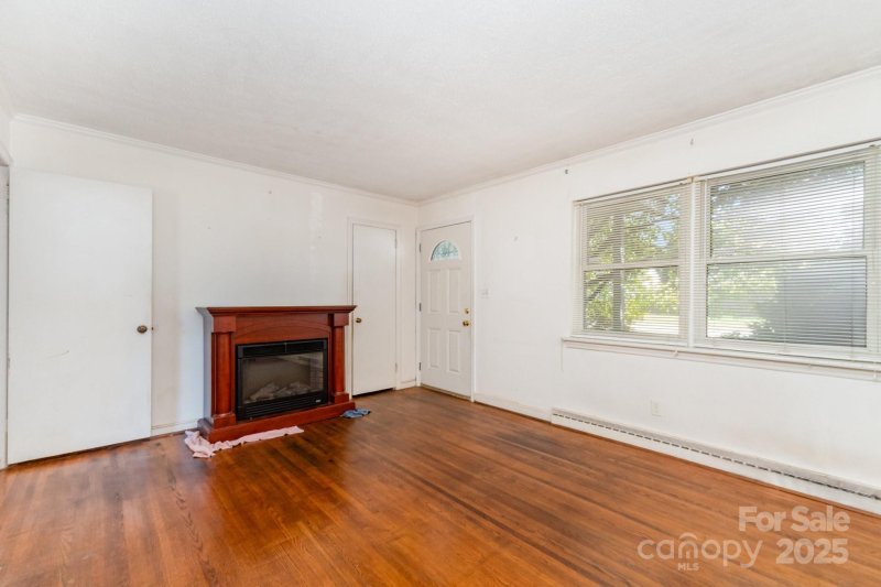 Property image 5 of 4840 The Plaza in Shannon Park, Charlotte, NC 28215