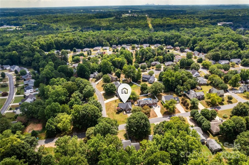 Property image 5 of 732 Deerfield Drive in Deerfield, Mount Holly, NC 28021