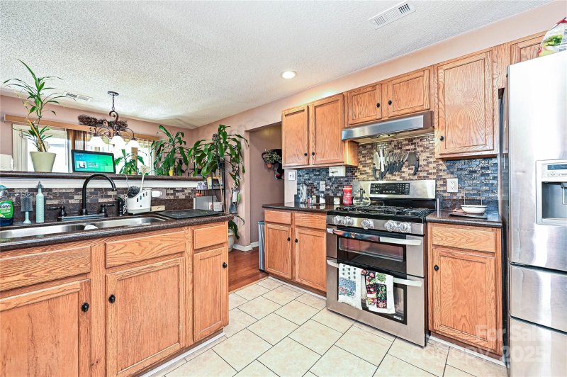 Property image 4 of 12015 Chantress Lane in Avensong, Charlotte, NC 28215