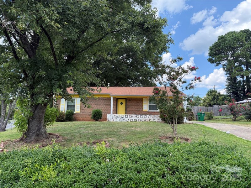 Property image 2 at 3601 Braden Drive, Charlotte, NC 28216