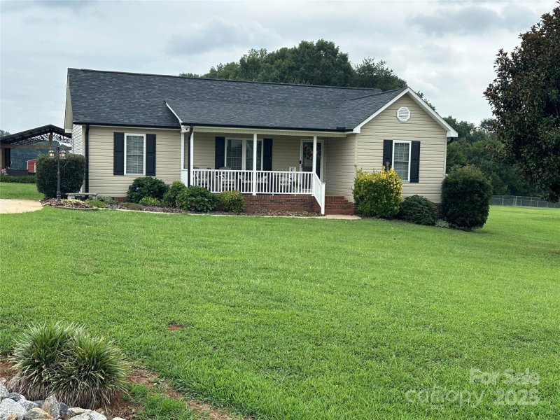 Property image 2 of 3817 Spike Lane in Doe Park, Vale, NC 28168