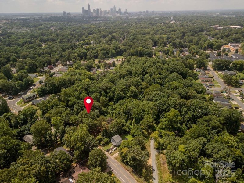 Property image 2 of 2101 Newland Road in Lincoln Heights, Charlotte, NC 28216