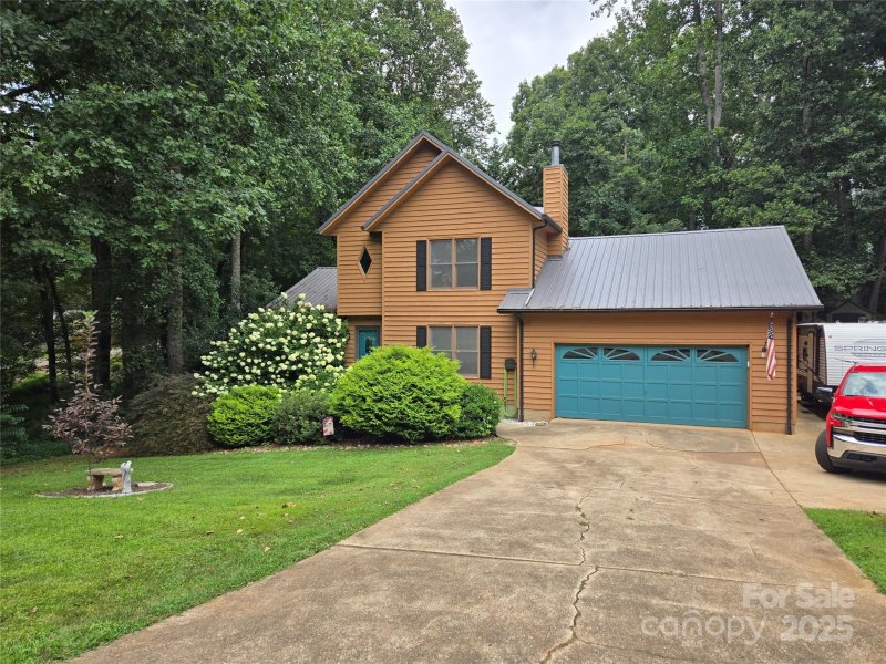 1100 Hidden Creek Court