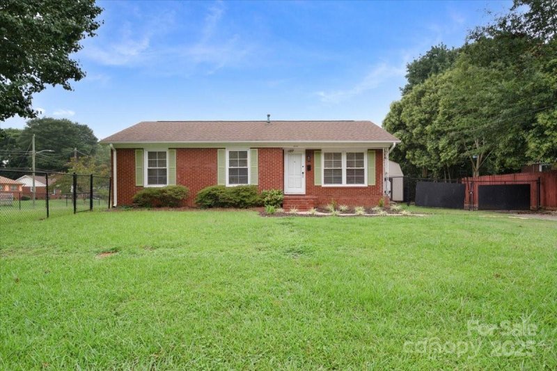 Property image 2 at 4401 Butler Road, Charlotte, NC 28208
