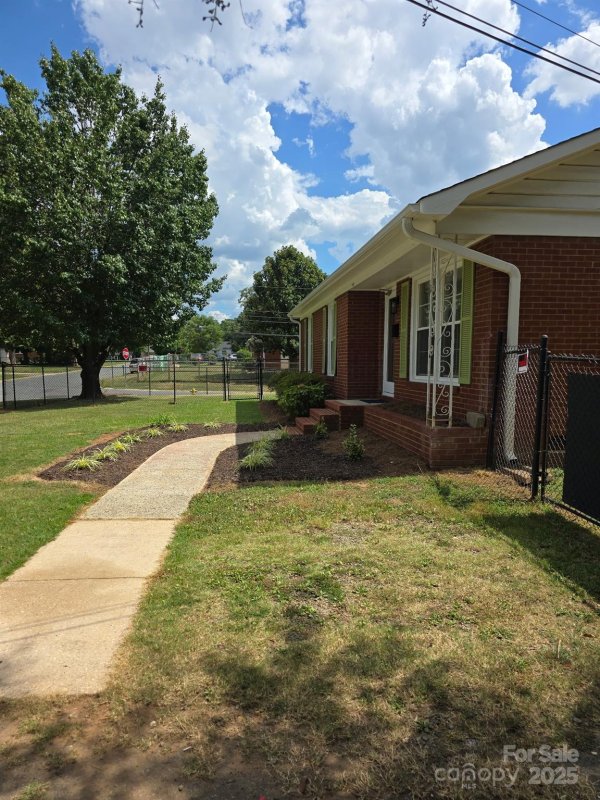 Property image 3 at 4401 Butler Road, Charlotte, NC 28208
