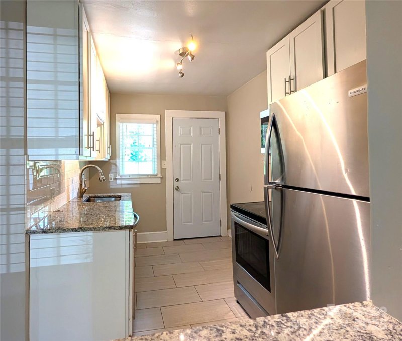 Property image 2 at 2638 Druid Hills Way, Charlotte, NC 28206